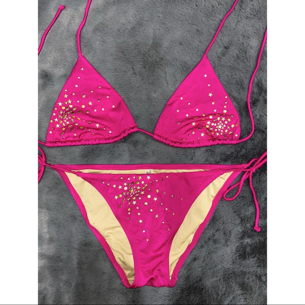 Victoria’s Secret bikini